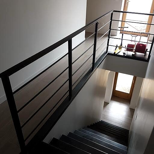 Escalier et garde-corps intérieur