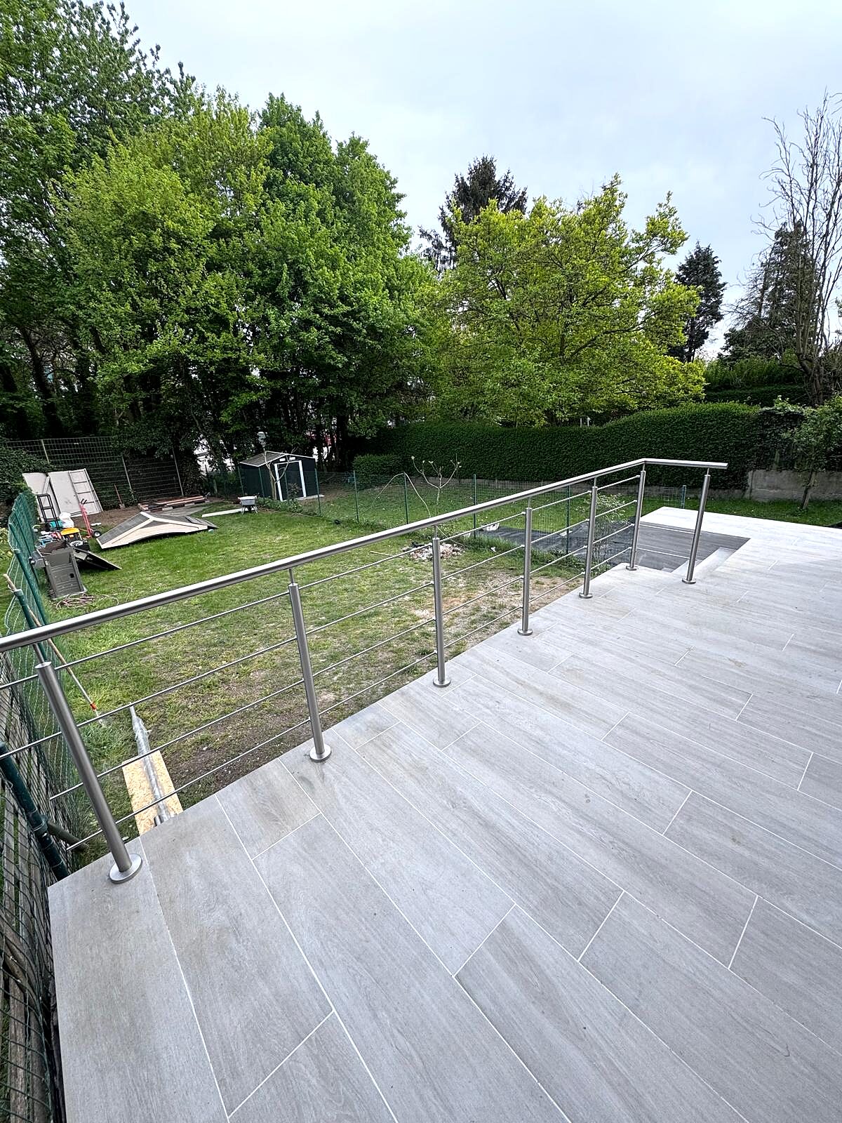 Balustrade de terrasse sur jardin